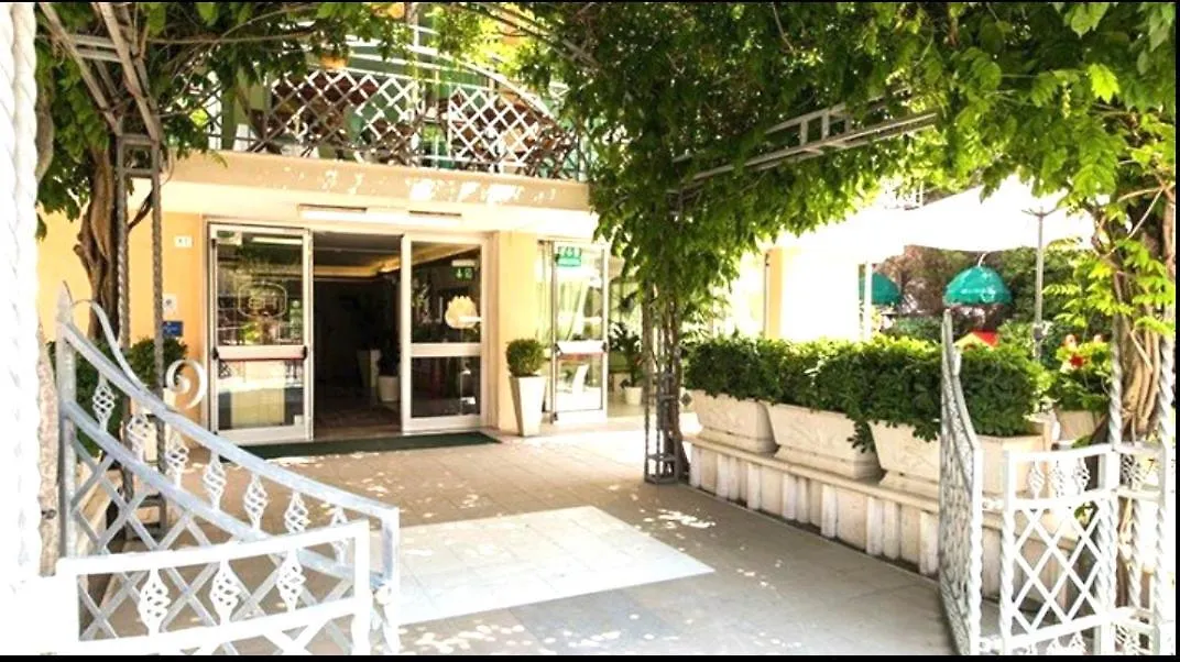 Hotel Bruna 체제나티코 3*,  이탈리아